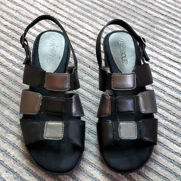 Super Comfy Black Aerosoles Sandals - Picture 1 of 5
